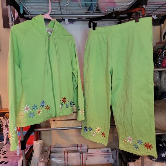 Mandal Bay 2Pc Jogger Suit LS Full Zip Hoodie / Capris - Size Medium - Picture 1 of 7